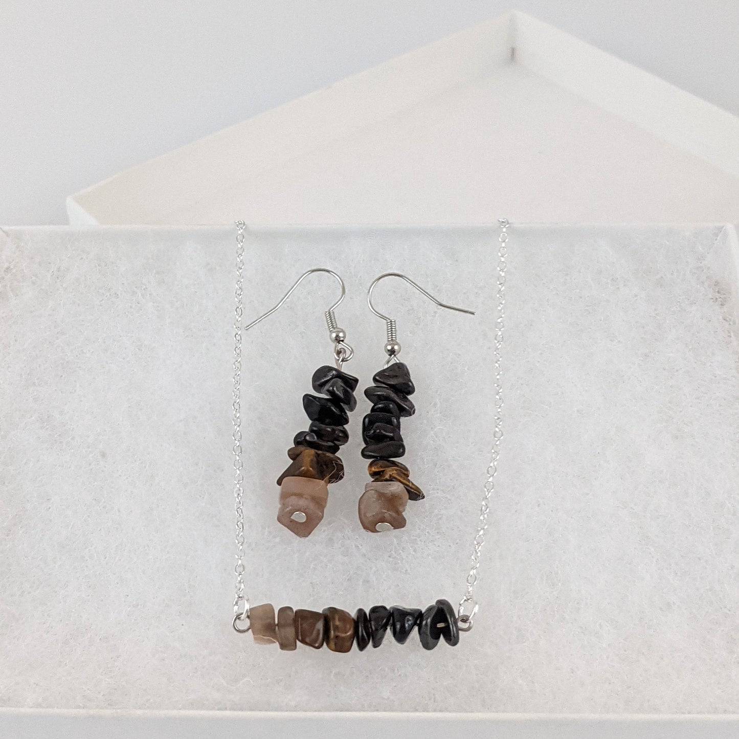 Good Vibes: Focus and Ambition Bar Necklace and Dangle Earrings Set